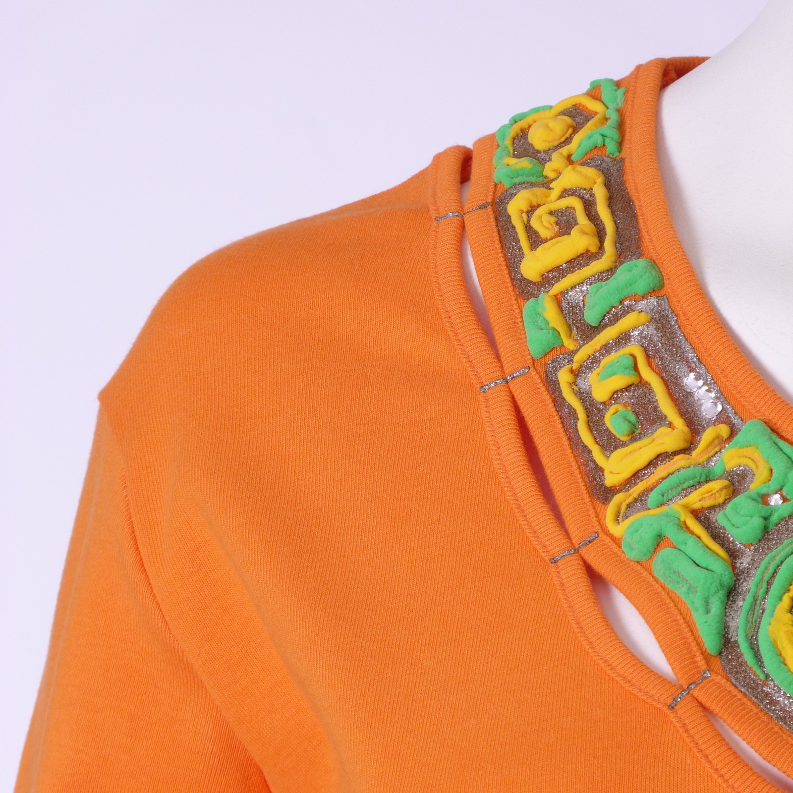 Ručne maľované tričko s 3D efektom, vykladané krištáľmi Swarovski